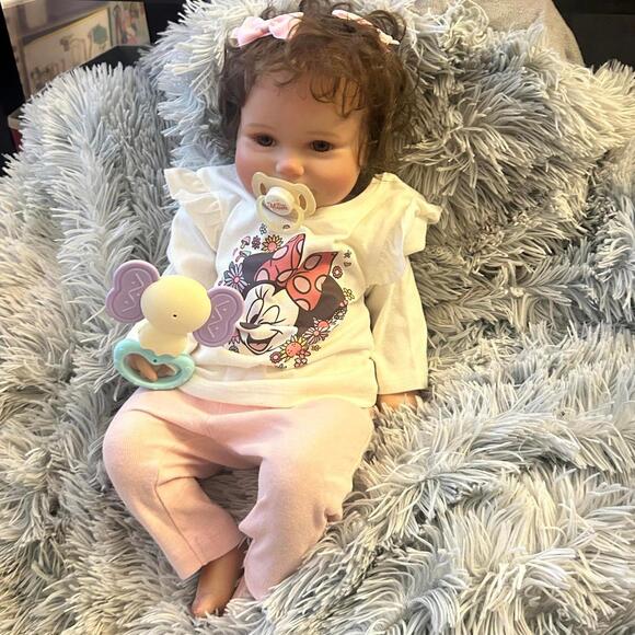 Lifelike Baby Girl Doll Cloth Body Full Silicone Limbs & Accessories (NWT) - Picture 2 of 13